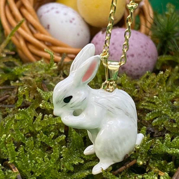 White Rabbit Necklace – Giant Kitten